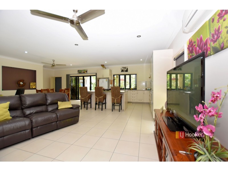 1 Golf Course Street, El Arish QLD 4855