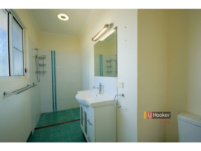 4 Luff Street, Hull Heads QLD 4854