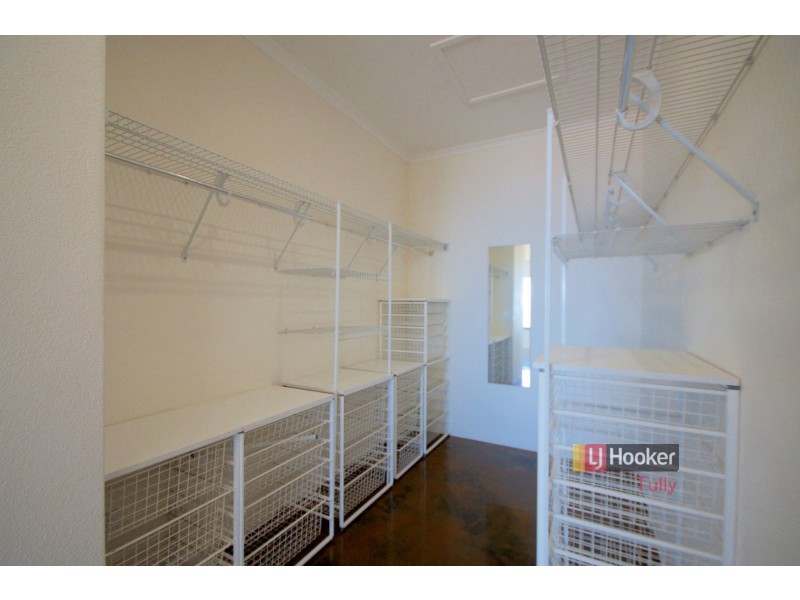 4 Luff Street, Hull Heads QLD 4854