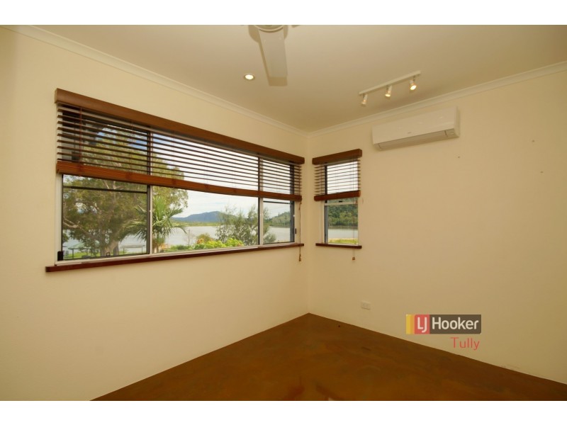 4 Luff Street, Hull Heads QLD 4854