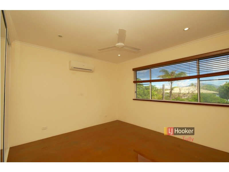 4 Luff Street, Hull Heads QLD 4854