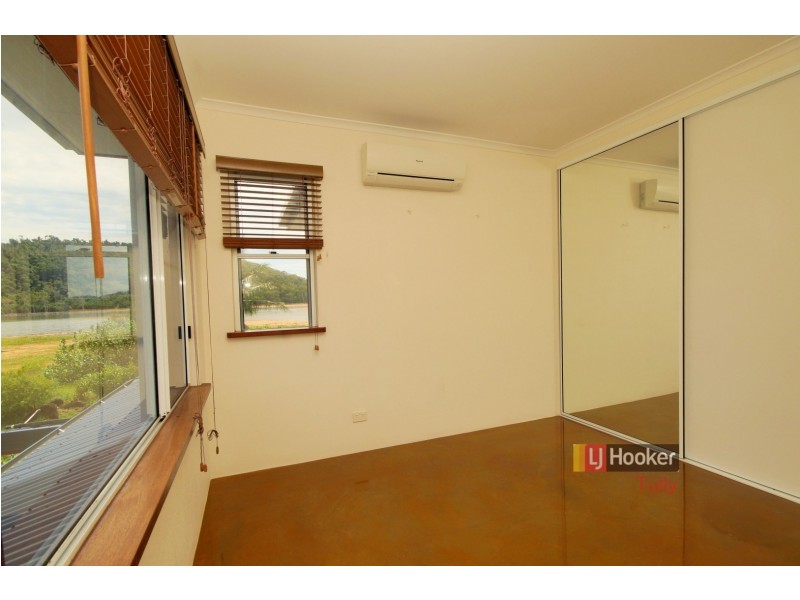 4 Luff Street, Hull Heads QLD 4854