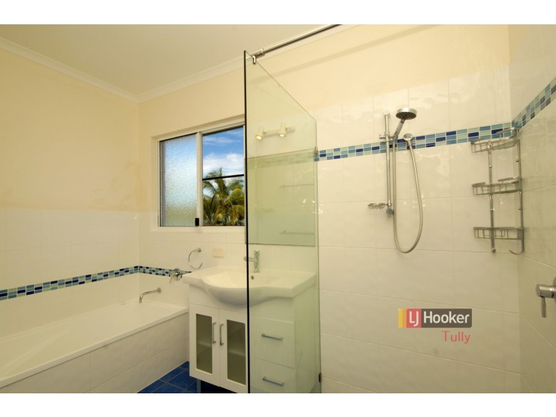 4 Luff Street, Hull Heads QLD 4854