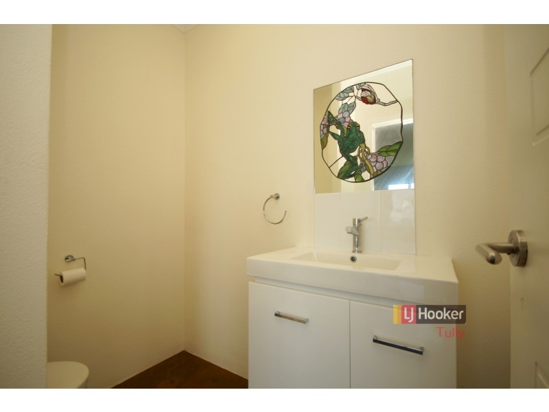 4 Luff Street, Hull Heads QLD 4854