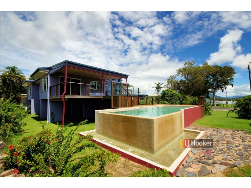 4 Luff Street, Hull Heads QLD 4854