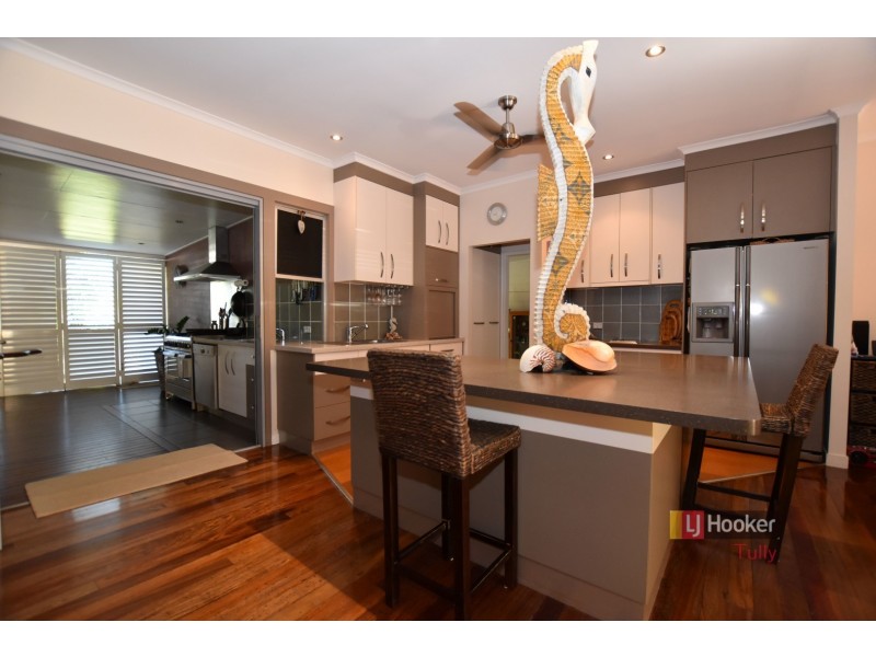 7 Feldt Street, Flying Fish Point QLD 4860