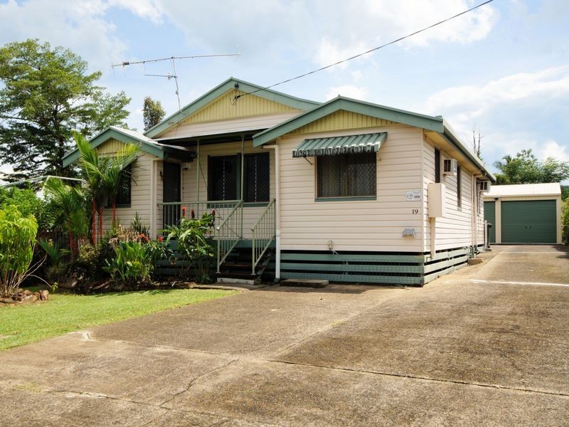 19 Henry Street, Tully QLD 4854