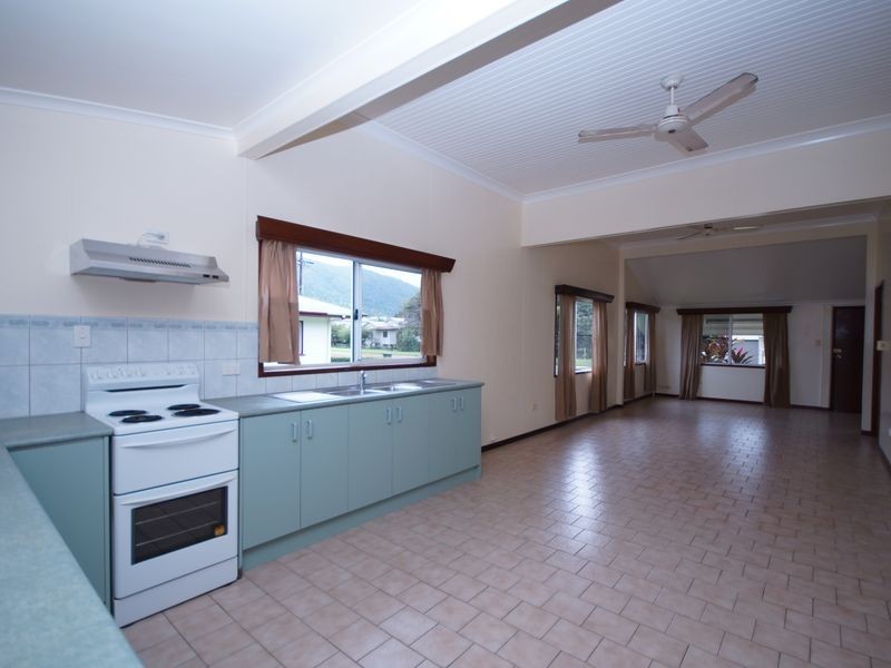 27A Trower Street, Tully QLD 4854