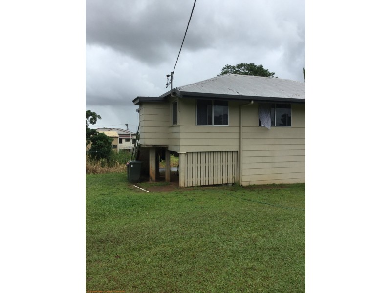 2/18 Henry Street, Tully QLD 4854