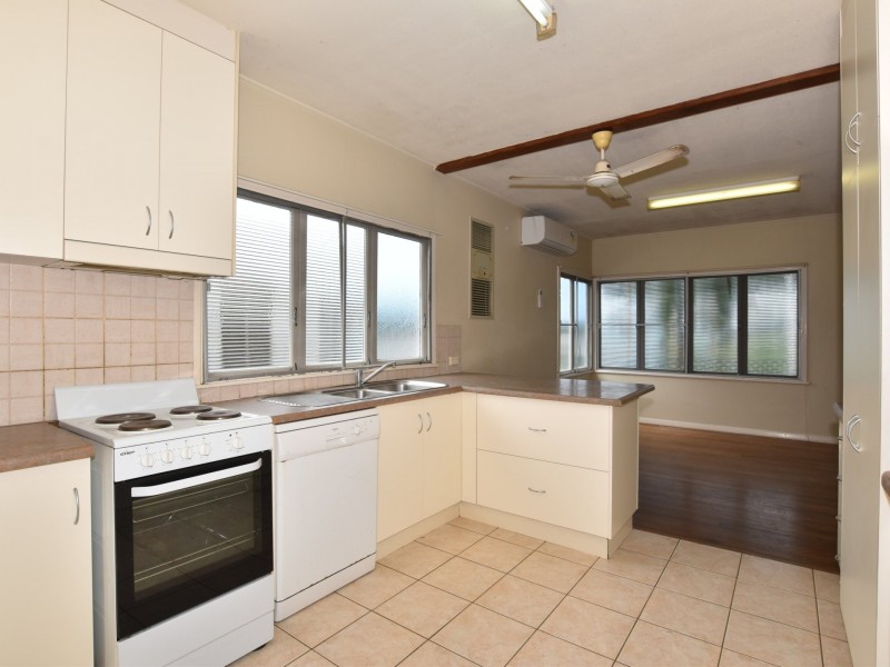 9 McDonald Street, Tully QLD 4854