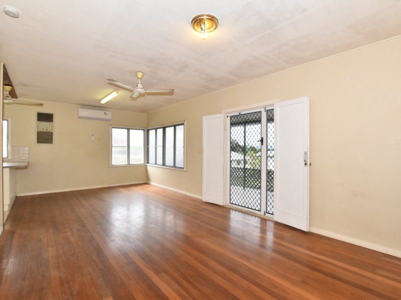 9 McDonald Street, Tully QLD 4854
