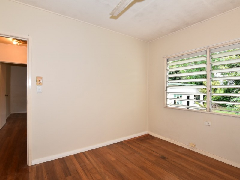 9 McDonald Street, Tully QLD 4854