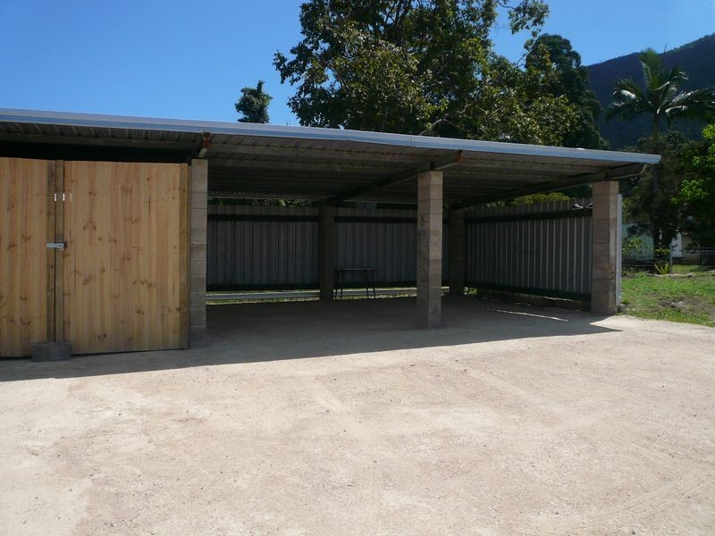 2/20 Curtis Street, Tully QLD 4854