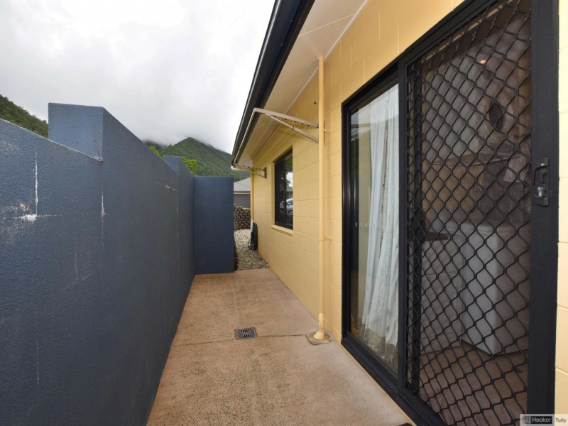 32 Pease Street, Tully QLD 4854