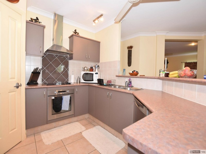 32 Pease Street, Tully QLD 4854