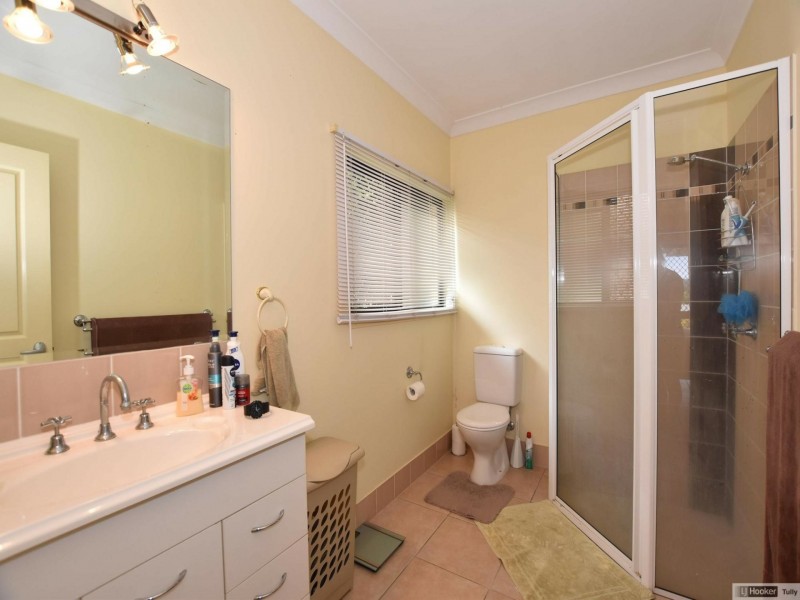 32 Pease Street, Tully QLD 4854