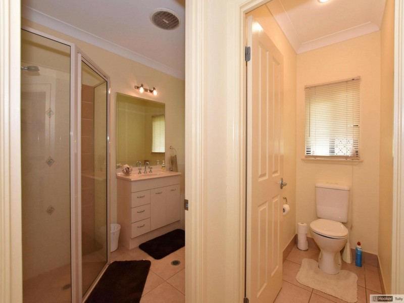 32 Pease Street, Tully QLD 4854