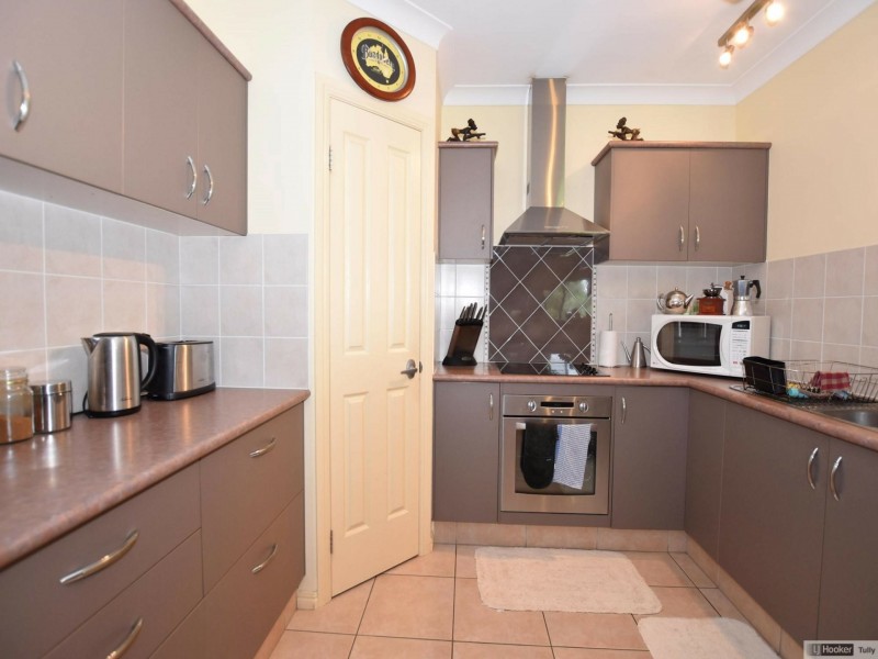 32 Pease Street, Tully QLD 4854