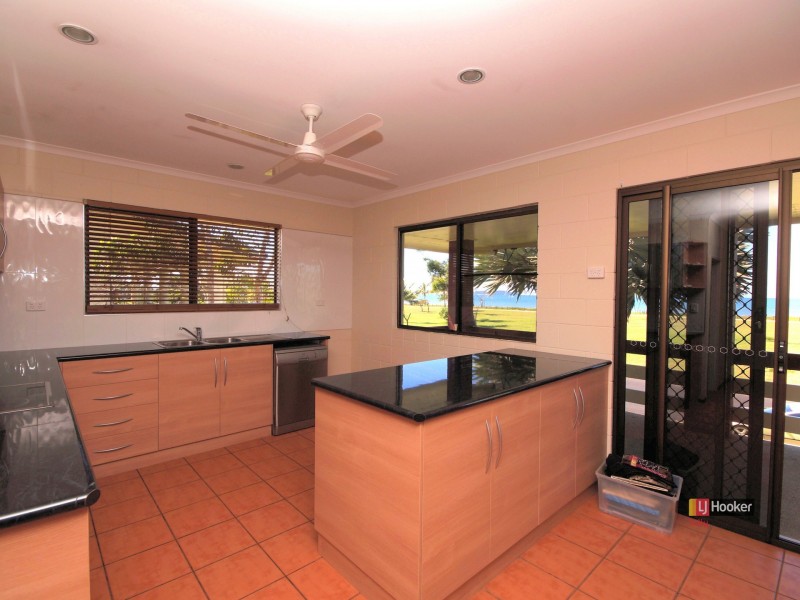 79 Taylor Street, Tully Heads QLD 4854