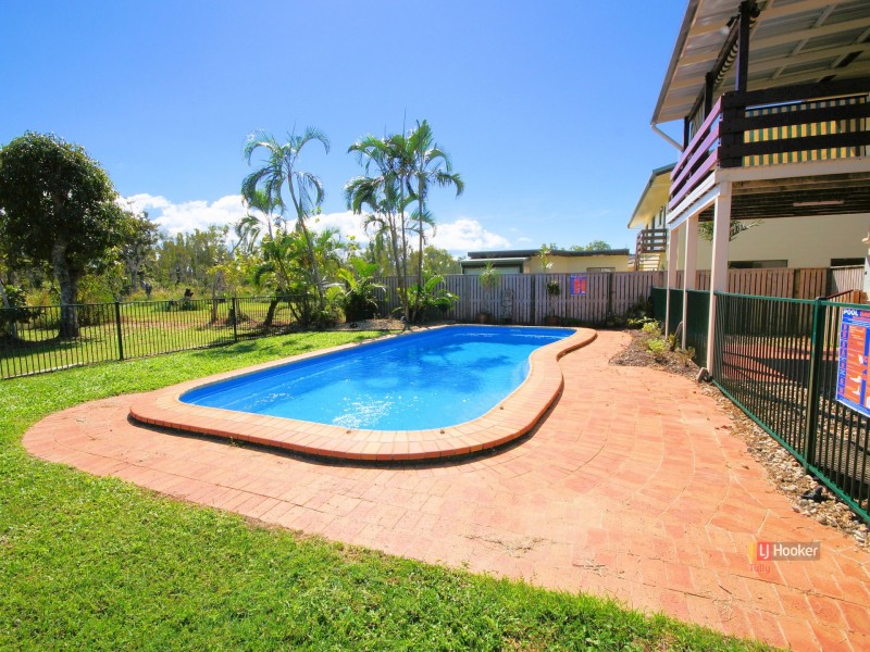 79 Taylor Street, Tully Heads QLD 4854