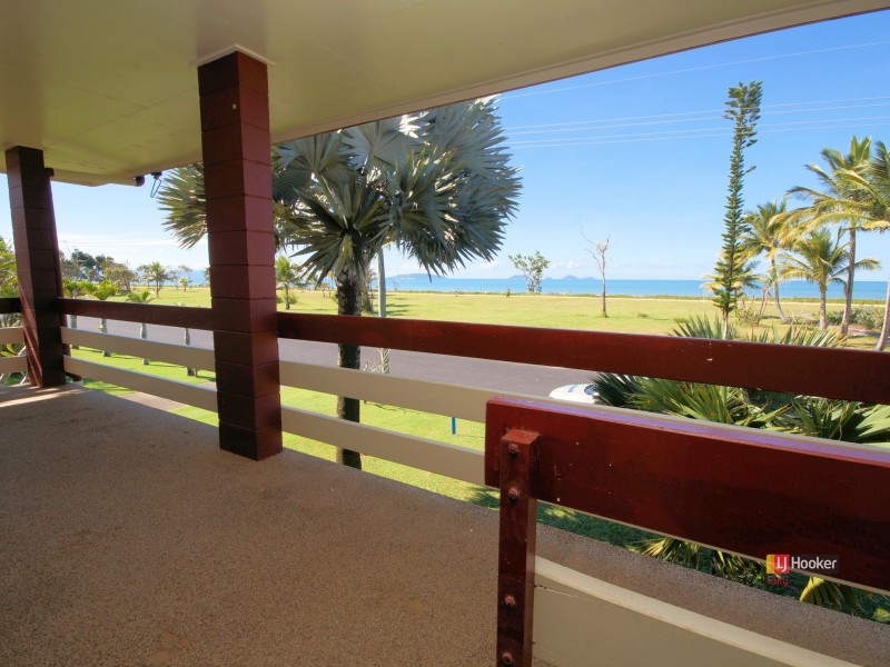 79 Taylor Street, Tully Heads QLD 4854