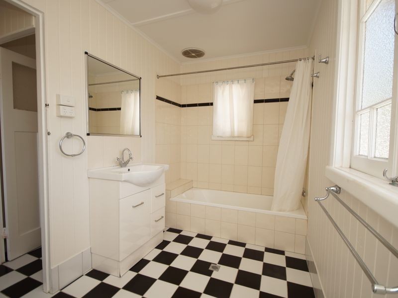 Unit 1/18 Bryant Street, Tully QLD 4854