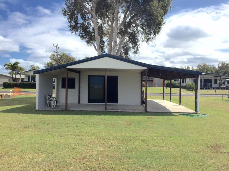 60 Taylor Street, Tully Heads QLD 4854