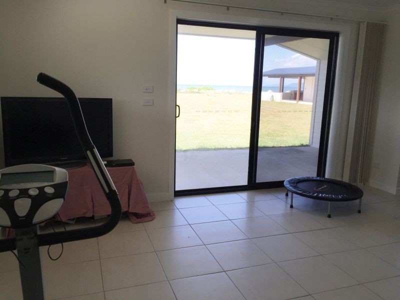 60 Taylor Street, Tully Heads QLD 4854