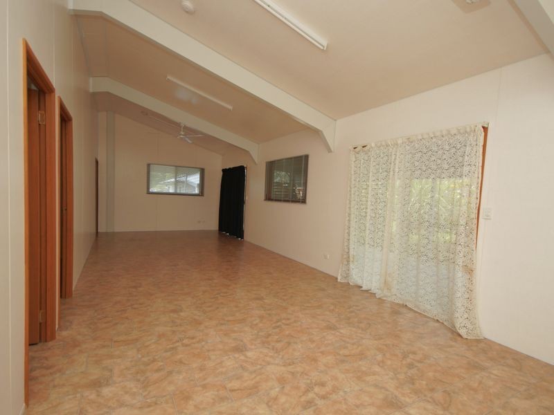 13 Amanda Crescent, Tully Heads QLD 4854