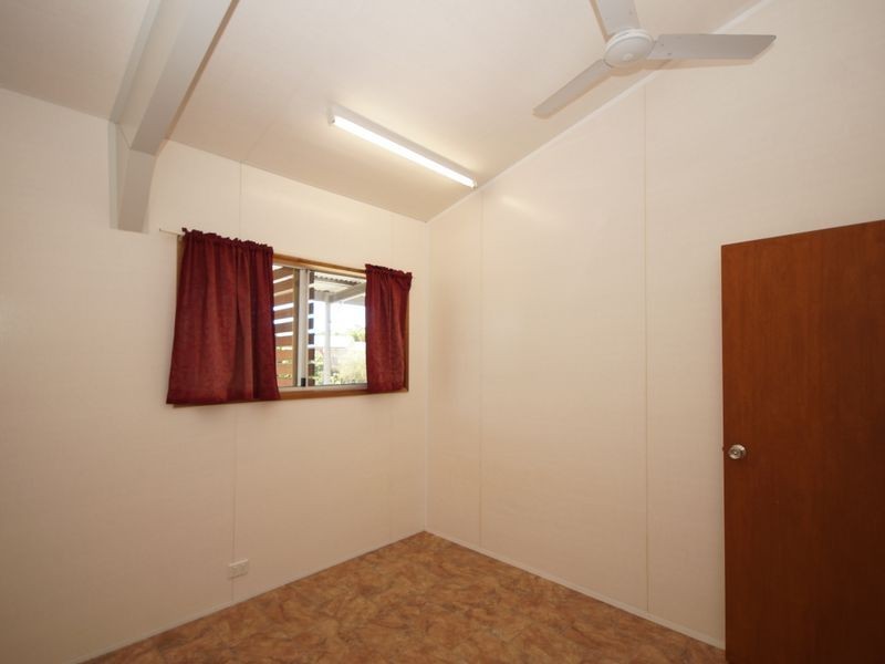 13 Amanda Crescent, Tully Heads QLD 4854