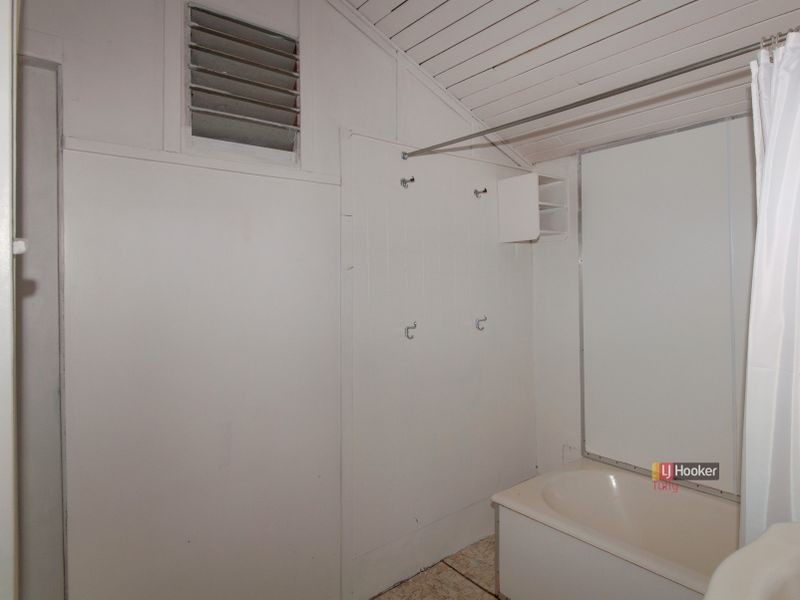 30 Bryant Street, Tully QLD 4854