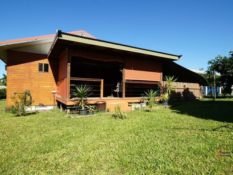 7 Dore Street, Tully QLD 4854