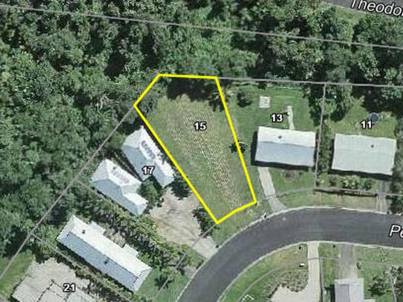 15 Pease Street, Tully QLD 4854