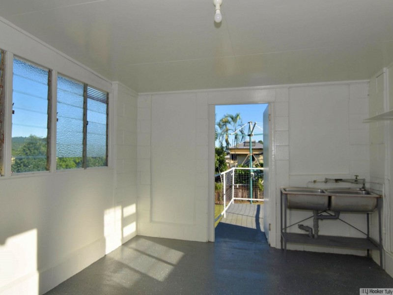 9 Thurles Street, Tully QLD 4854