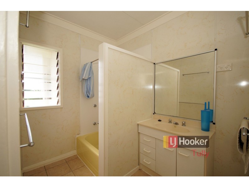 4 Briggs Street, Tully QLD 4854