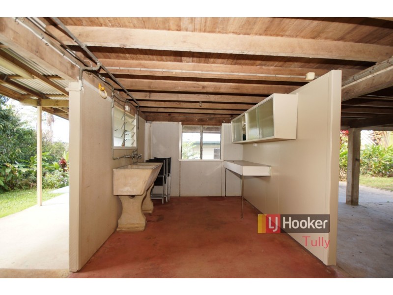 4 Briggs Street, Tully QLD 4854