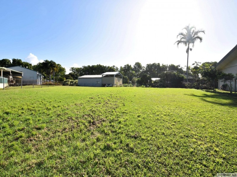 21 Casuarina Street, Tully Heads QLD 4854