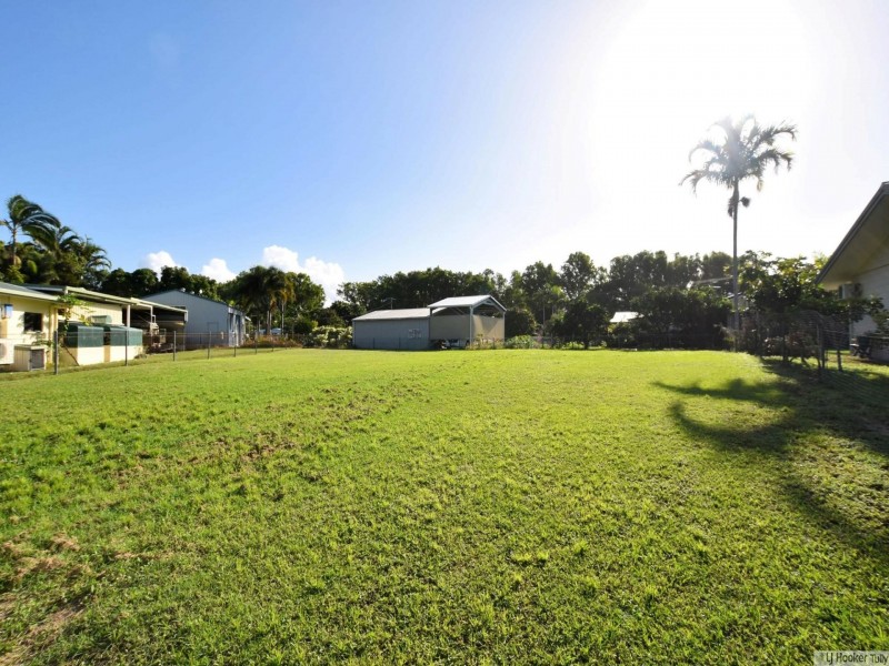 21 Casuarina Street, Tully Heads QLD 4854