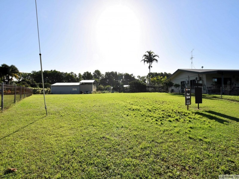 21 Casuarina Street, Tully Heads QLD 4854