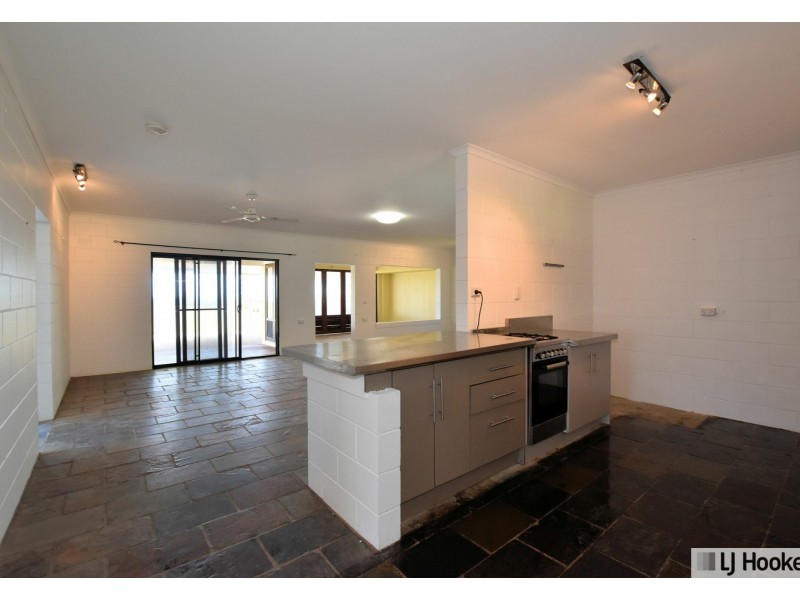 52 Luff Street, Hull Heads QLD 4854