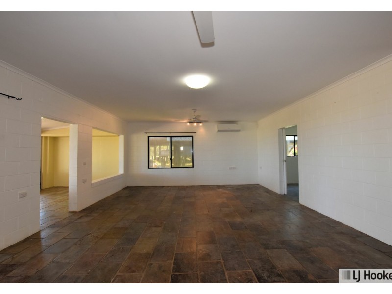 52 Luff Street, Hull Heads QLD 4854