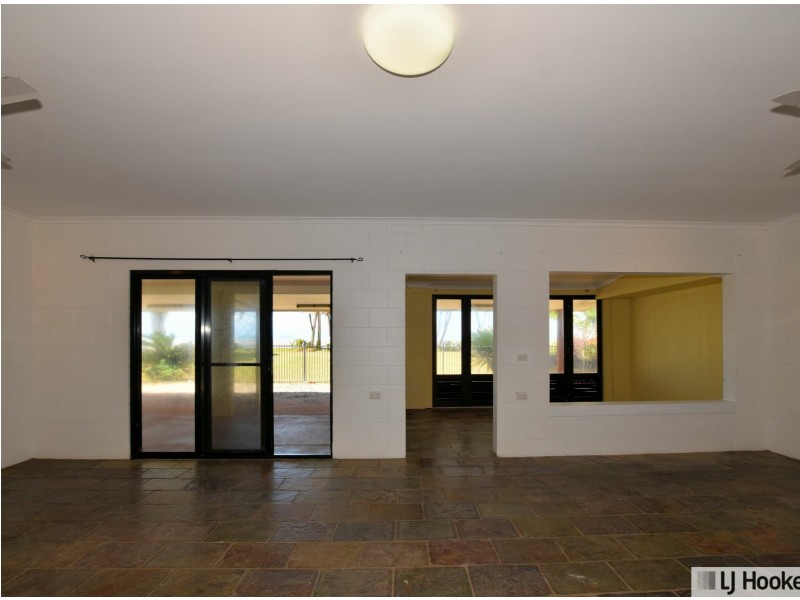 52 Luff Street, Hull Heads QLD 4854