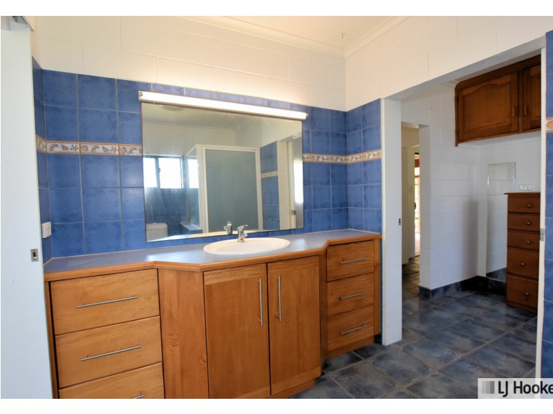 52 Luff Street, Hull Heads QLD 4854