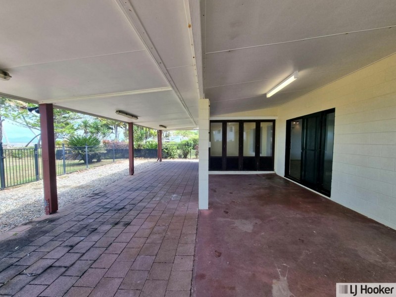 52 Luff Street, Hull Heads QLD 4854