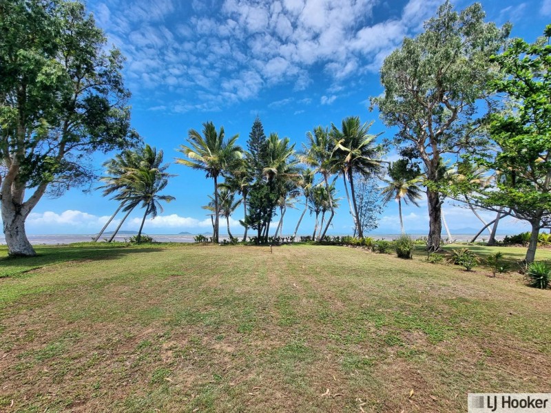 52 Luff Street, Hull Heads QLD 4854