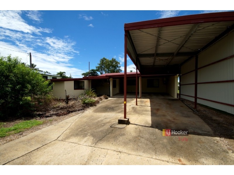 52 Luff Street, Hull Heads QLD 4854