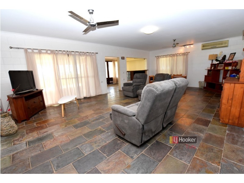 52 Luff Street, Hull Heads QLD 4854