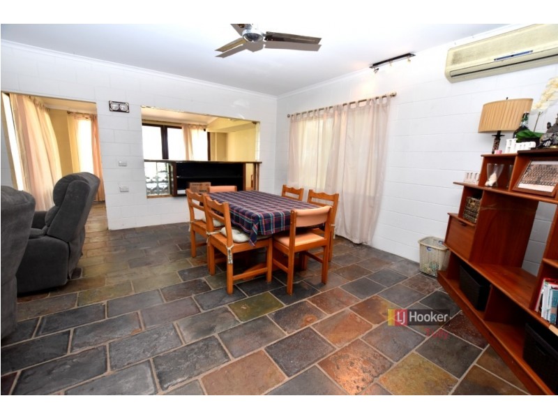 52 Luff Street, Hull Heads QLD 4854