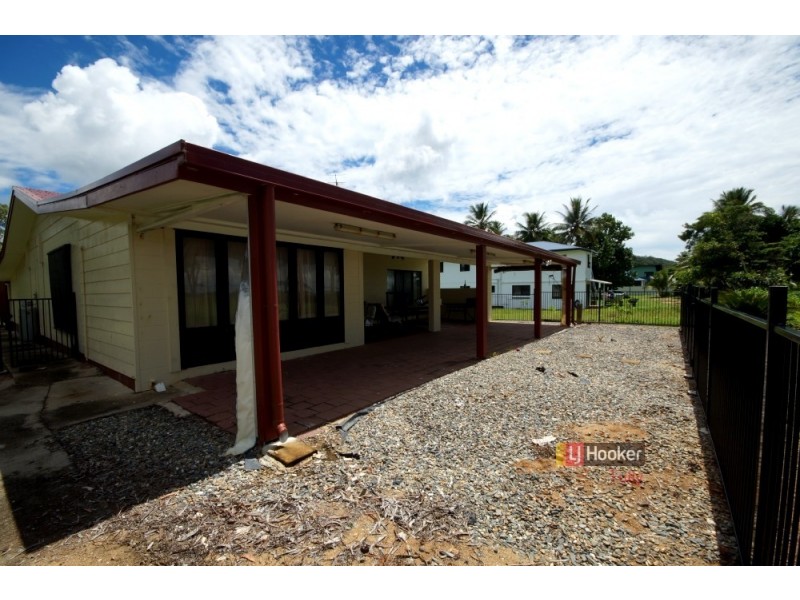 52 Luff Street, Hull Heads QLD 4854
