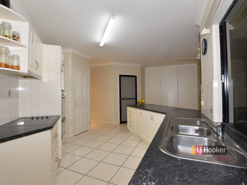 3 Acacia Close, Tully Heads QLD 4854